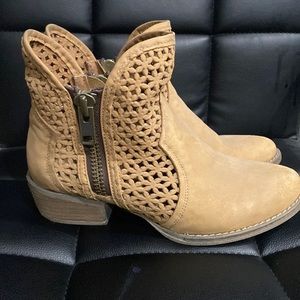 Circle G booties/suede material